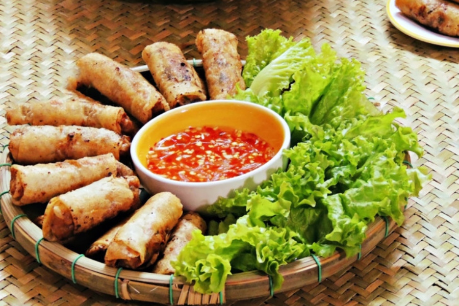 Best Food in Hue: Dine Like an Emperor in Vietnam's Imperial City with These 17 Dishes 6 3 12 - Best Food in Hue: Dine Like an Emperor in Vietnam's Imperial City with These 17 Dishes