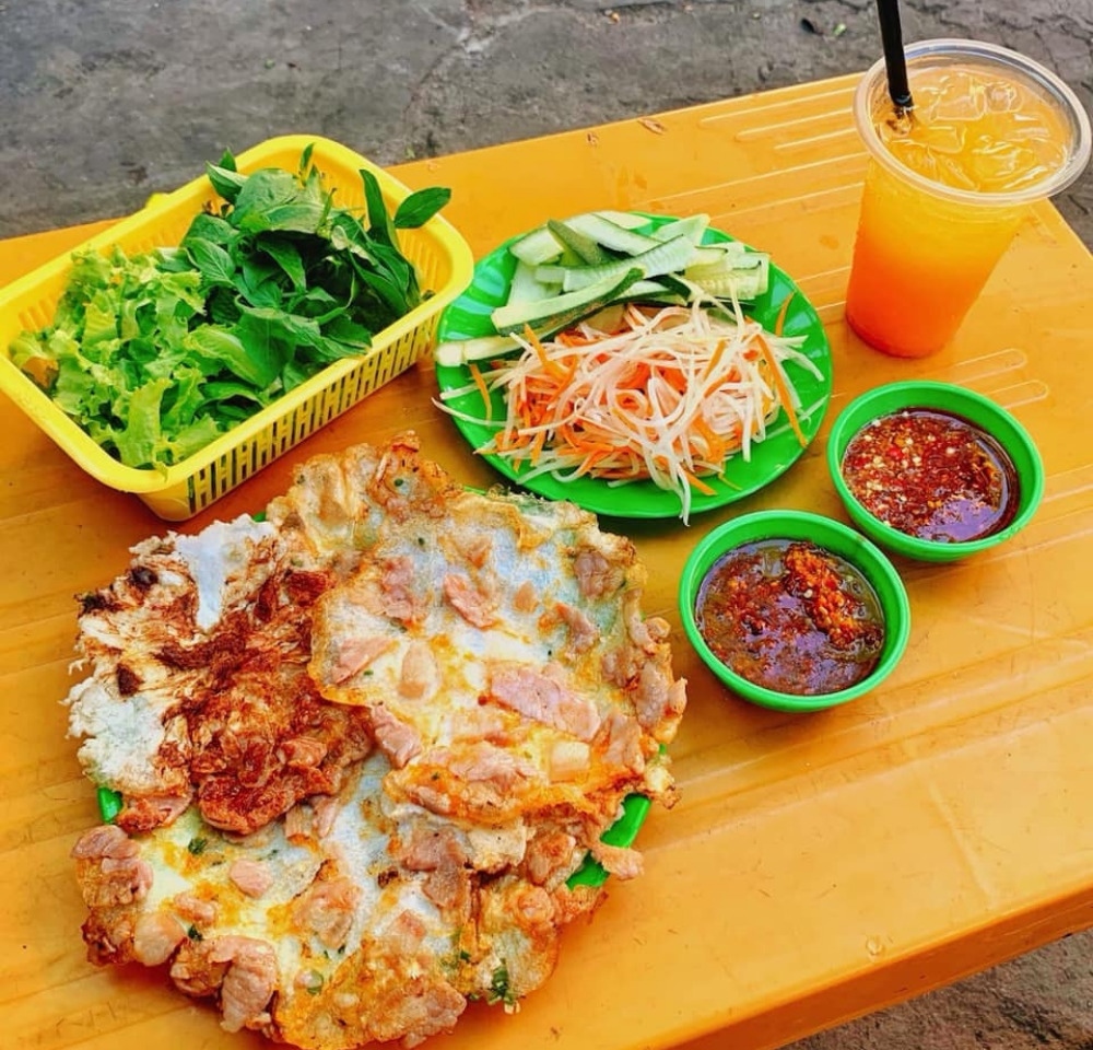 Best Food in Hue: Dine Like an Emperor in Vietnam's Imperial City with These 17 Dishes 10 banh ep mon an la mieng cua xu hue lam say long ba - Best Food in Hue: Dine Like an Emperor in Vietnam's Imperial City with These 17 Dishes