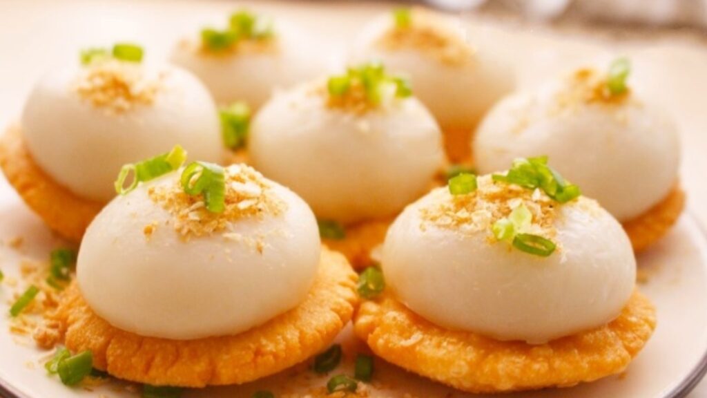 Best Food in Hue: Dine Like an Emperor in Vietnam's Imperial City with These 17 Dishes 15 banhramitHue 1200x676 1 1 - Best Food in Hue: Dine Like an Emperor in Vietnam's Imperial City with These 17 Dishes