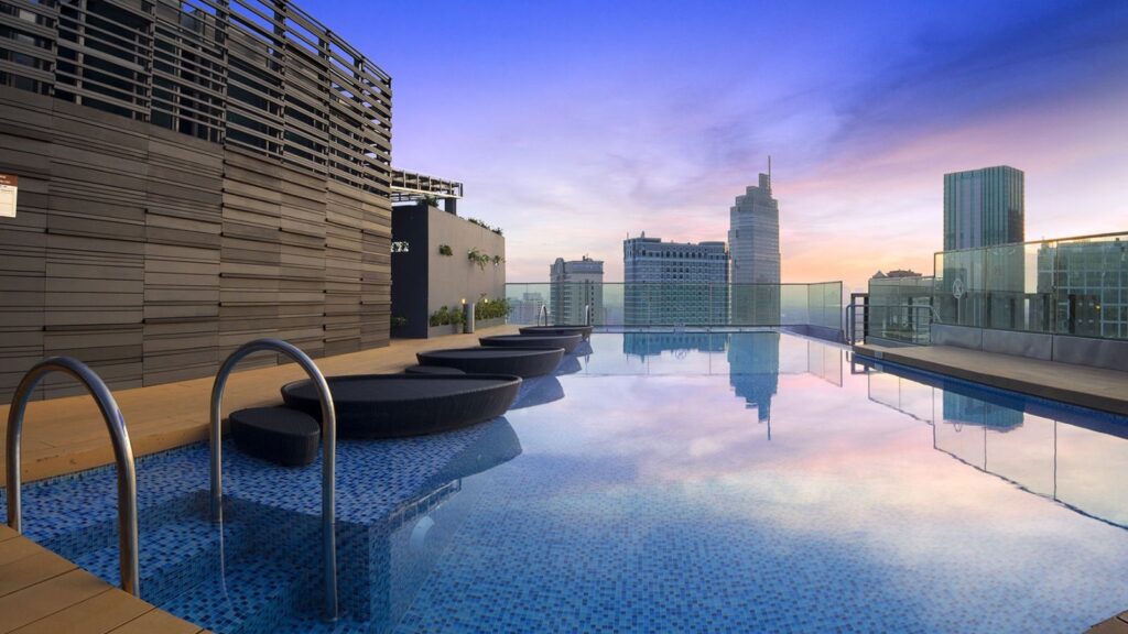7 Awesome Rooftop Swimming Pools In Ho Chi Minh City 7 Liberty Central Saigon Citypoint Ho Chi Minh Stadt Schwimmbad 693268 1 - 7 Awesome Rooftop Swimming Pools In Ho Chi Minh City