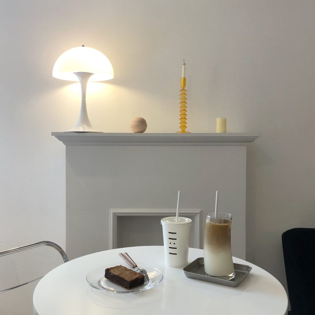 47325321 dbea 420e 8bf5 ef3d1e7b1395 - 12 Charming “Cafe Apartment” Coffee Shops in Ho Chi Minh City