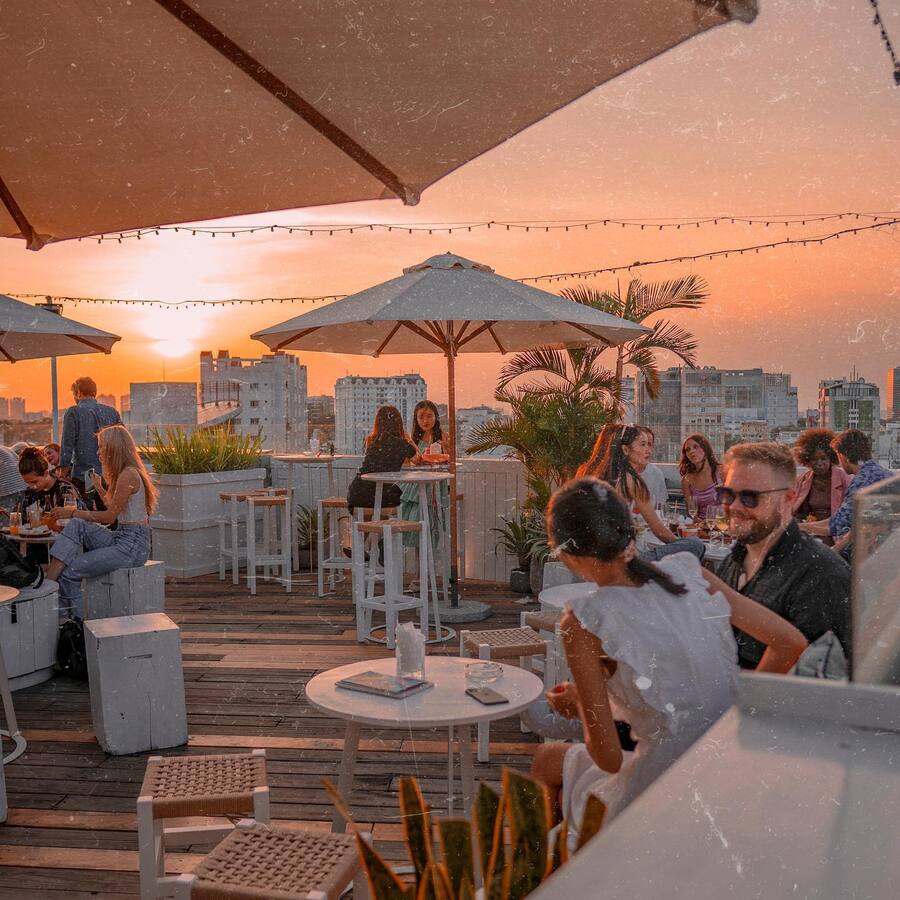 12 Spectacular Rooftop Bars in Saigon 19 Banana Mama dinner 1 - 12 Spectacular Rooftop Bars in Saigon