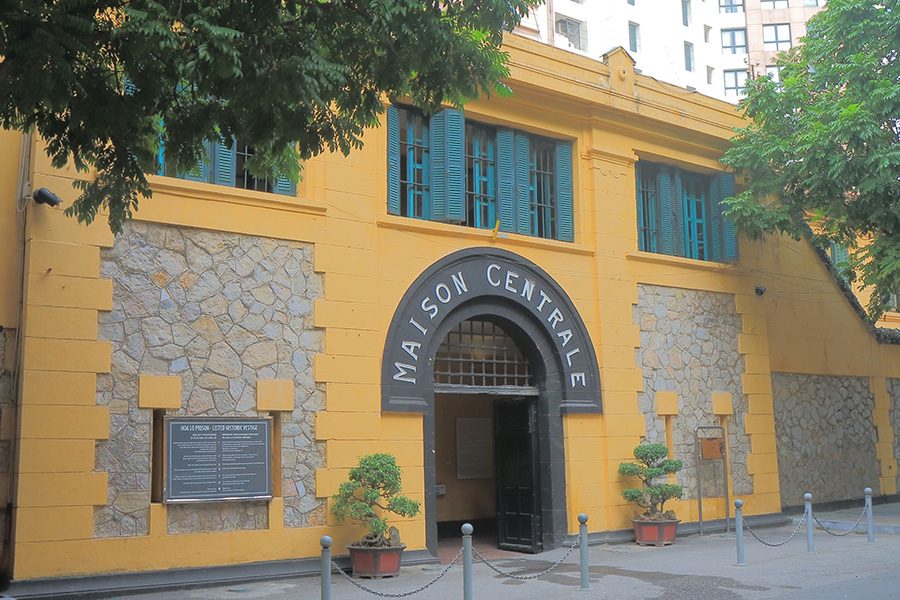 Hoa Lo Prison Hanoi Vietnam - Things To Do In Hanoi