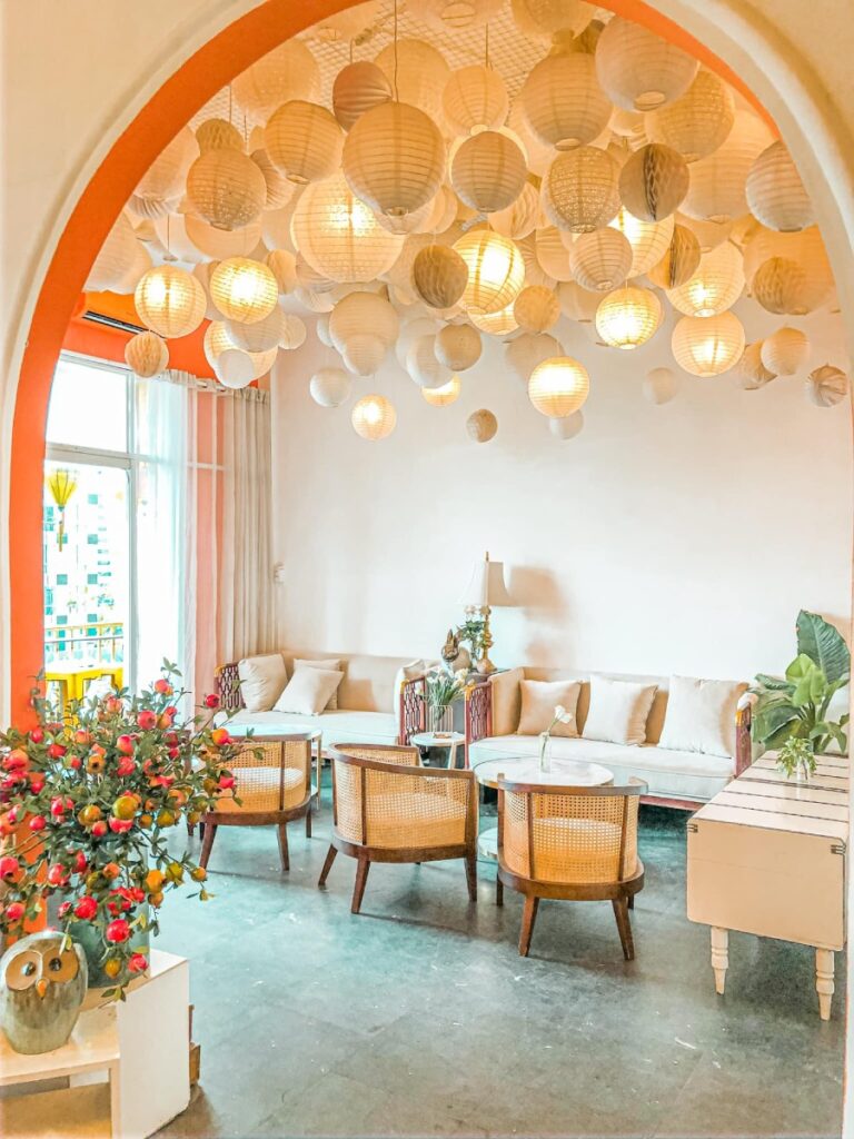 fc677f38 062c 49f1 bf0e e7d2c68ea025 - 12 Charming “Cafe Apartment” Coffee Shops in Ho Chi Minh City