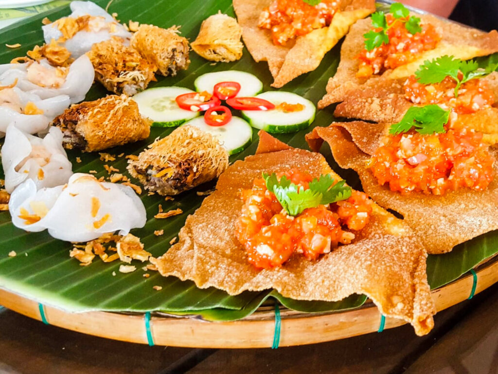 Vietnam vs Thailand | How To Choose Where To Visit? 5 food in hoi an