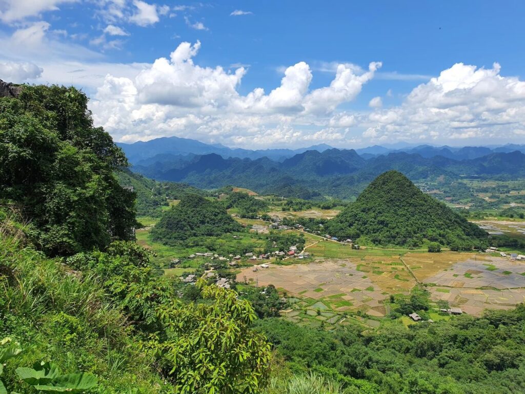 Vietnam vs Thailand | How To Choose Where To Visit? 11 mai chau