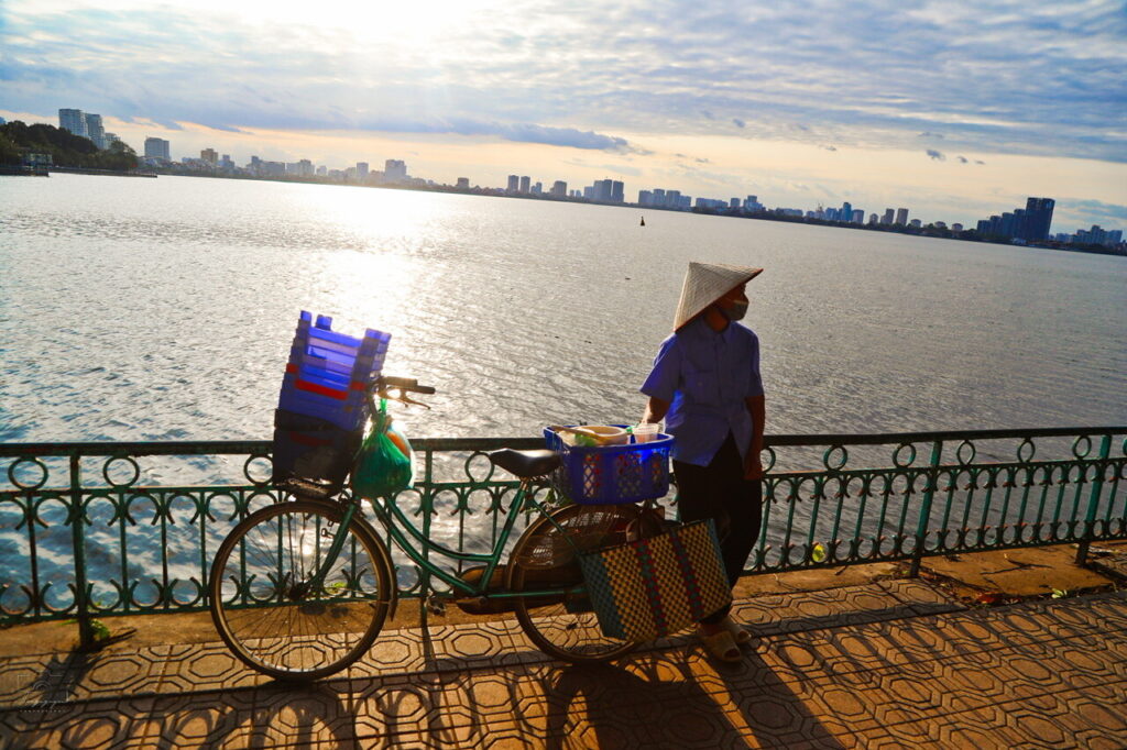 woman-in-front-of-a-lake