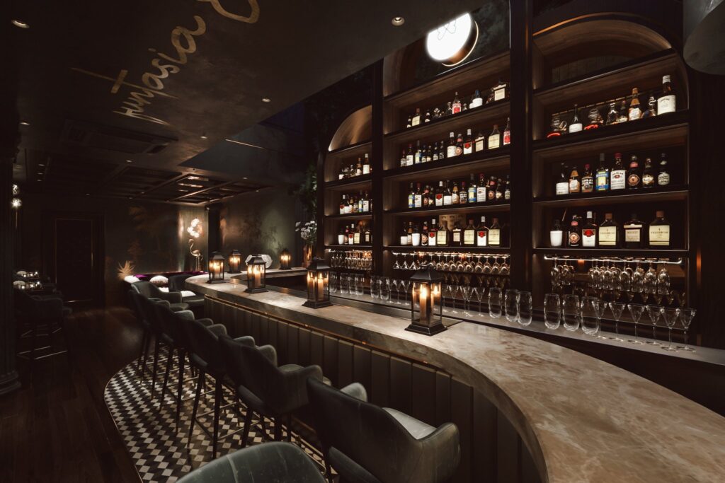  Funtasia Cocktail & Wine Bar