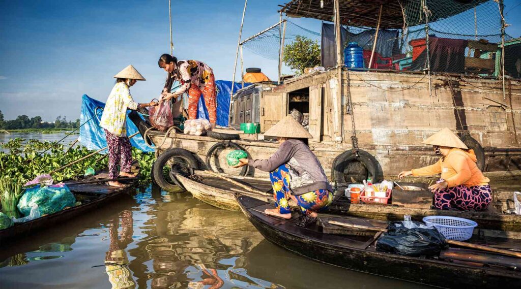 5 Mekong Delta Floating Market Experiences | Trading And Tradition 5 long xuyen floating market