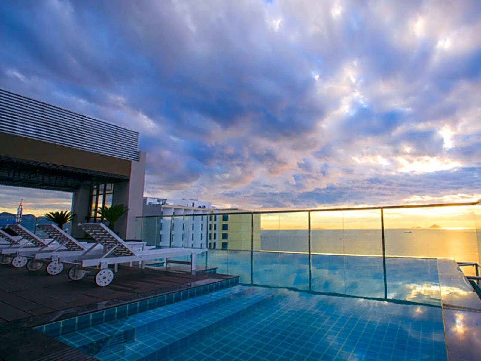 Alana Nha Trang Beach Hotel 2 - Things To Do In Nha Trang