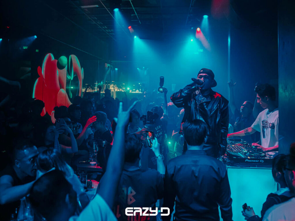 15 Best Bars In Da Nang | Cheers To The Night 13 EAZY D