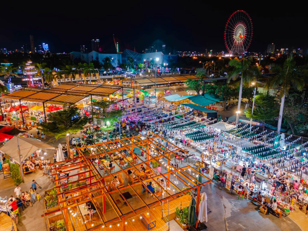 Explore Da Nang Nightlife | Best Entertainment & Hotspots Guide 15 Helio Night Market