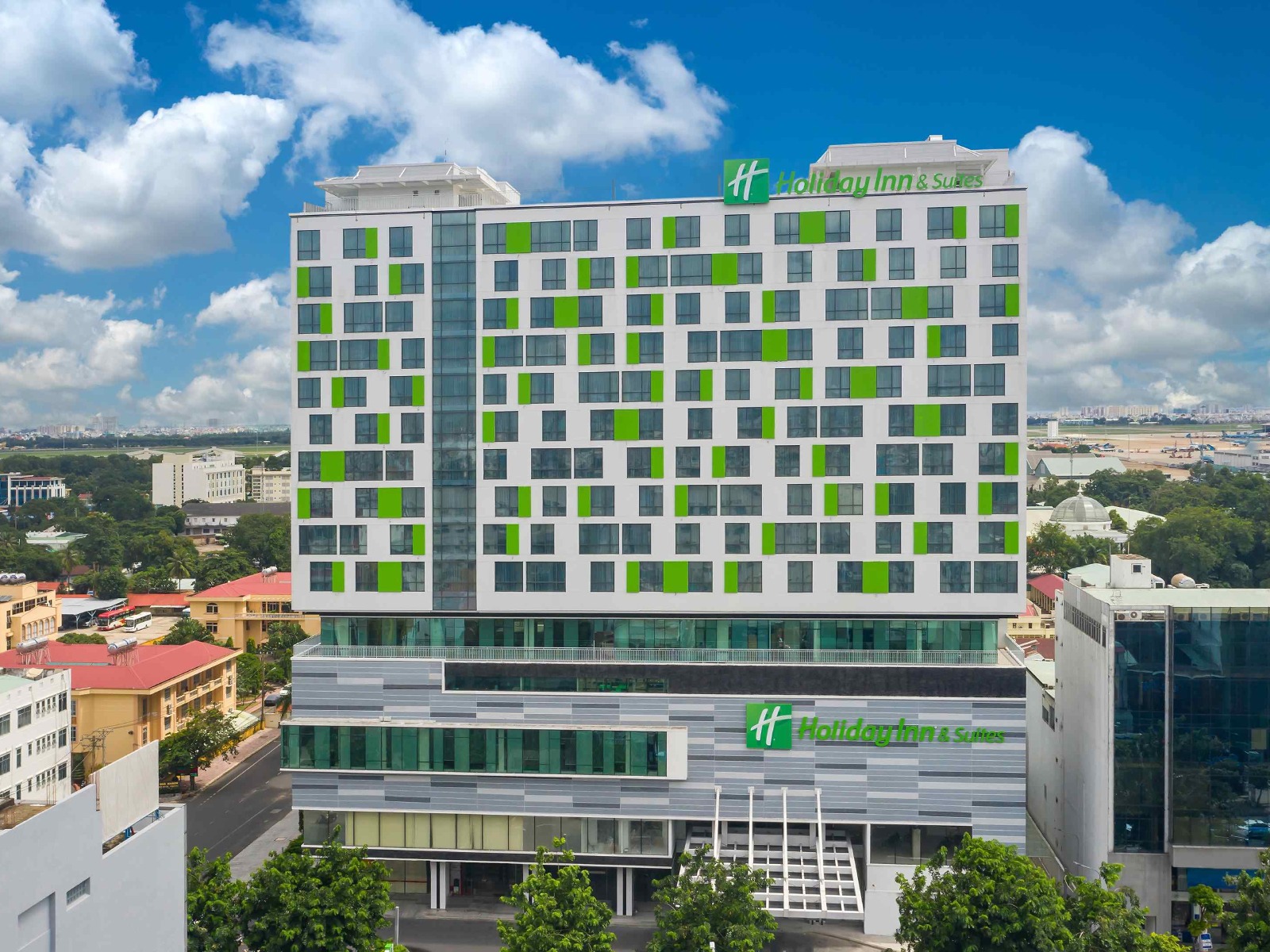 Holiday Inn & Suites Saigon Airport