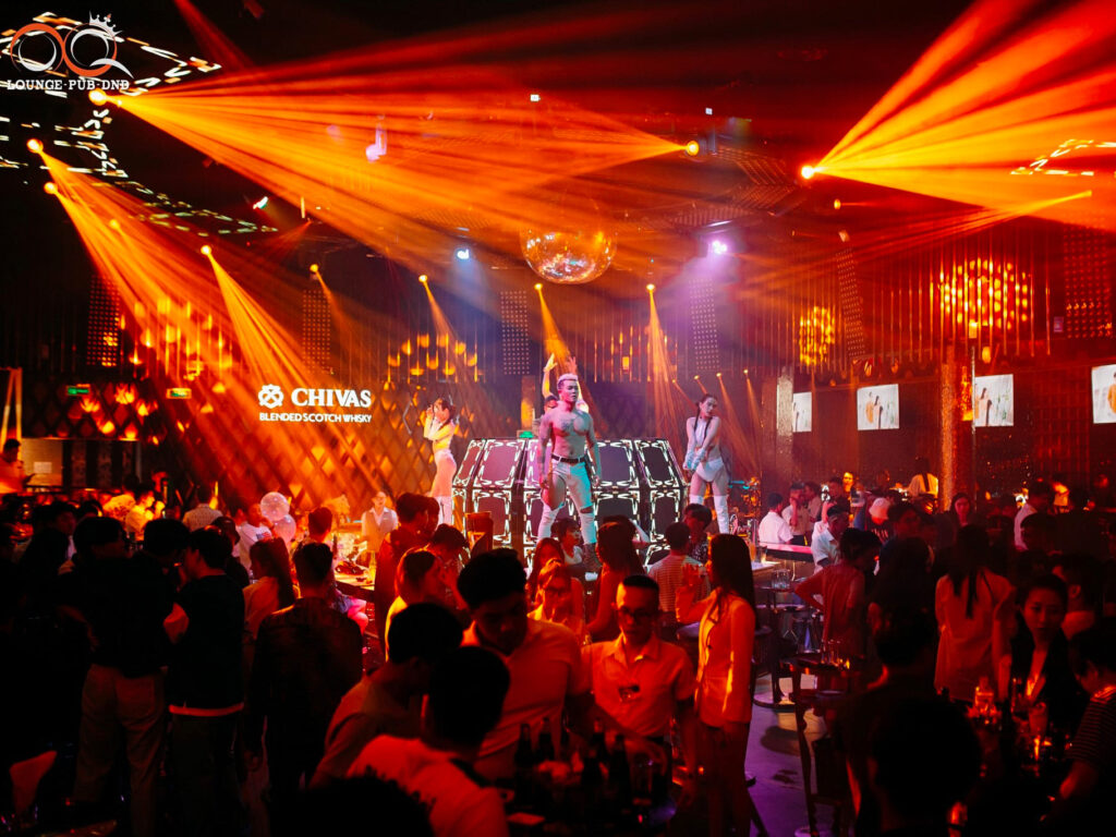 15 Best Bars In Da Nang | Cheers To The Night 16 OQ Lounge Pub