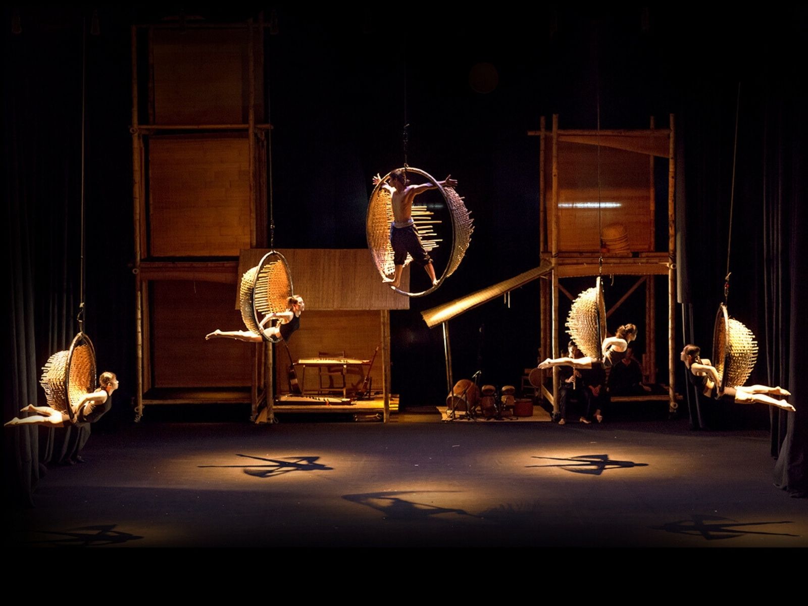 A O Show - Ho Chi Minh Tours