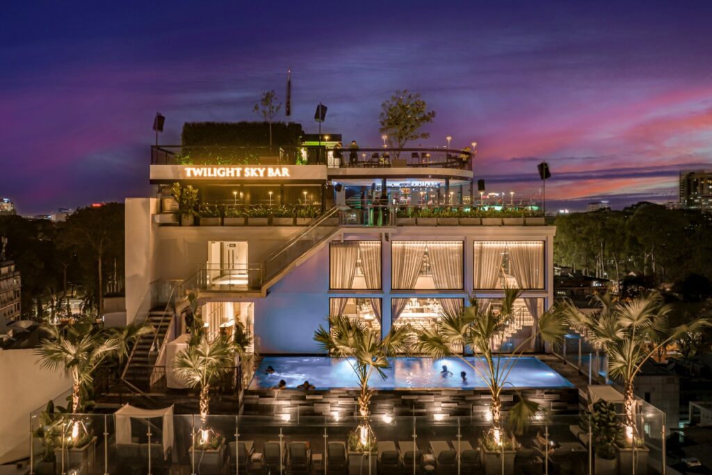 12 Spectacular Rooftop Bars in Saigon 28 Twilight Sky Bar Sai Gon
