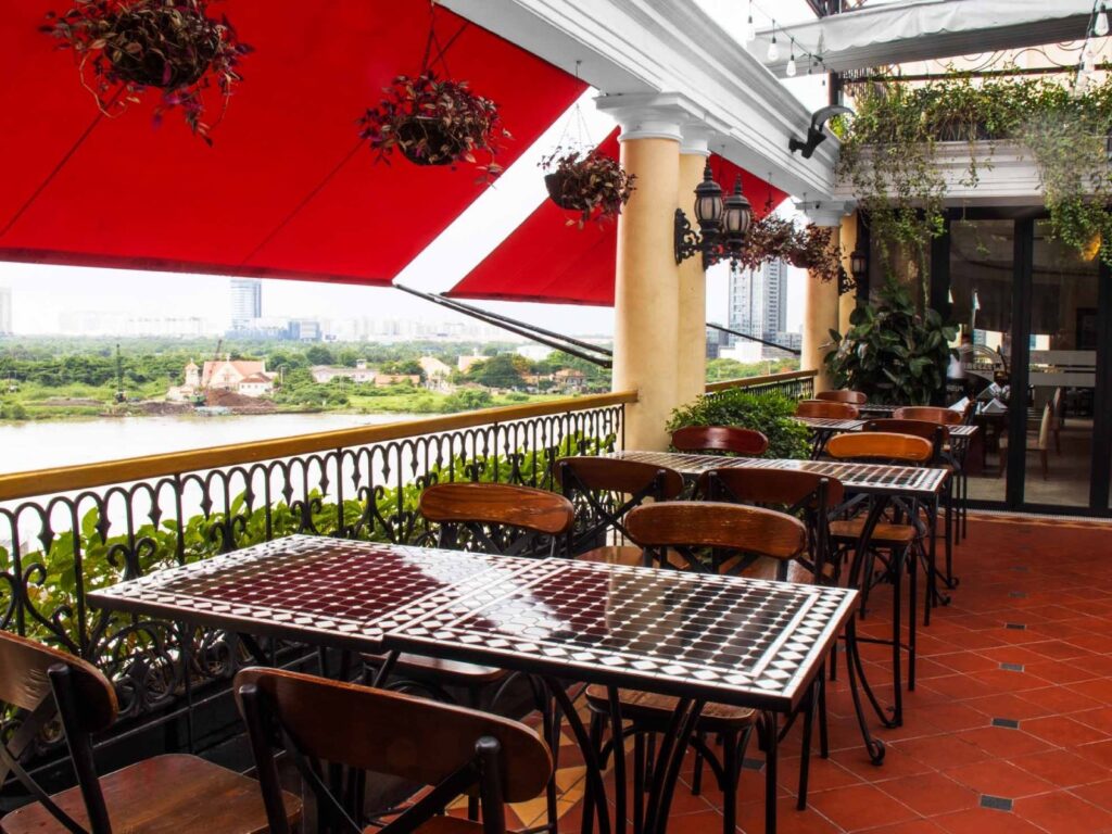 12 Spectacular Rooftop Bars in Saigon 2 Breeze Sky Bar