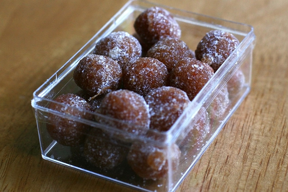 10 Delicious Vietnamese Desserts and Candy 8 Tamarind Candy - 10 Delicious Vietnamese Desserts and Candy