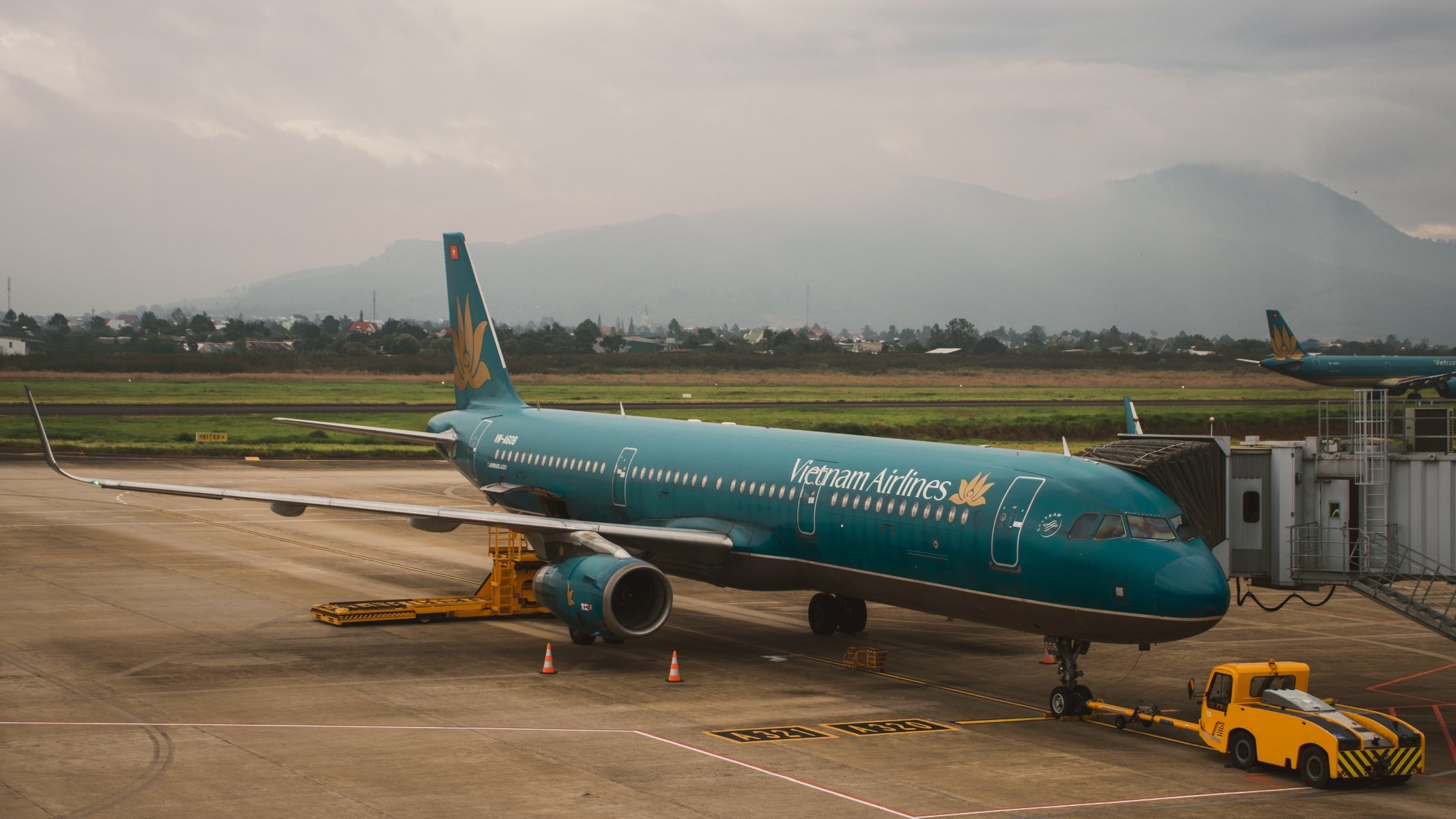 quang hoang 45uko3kNEgk unsplash 1 - Hanoi Transportation | Getting Around Vietnam's Capital