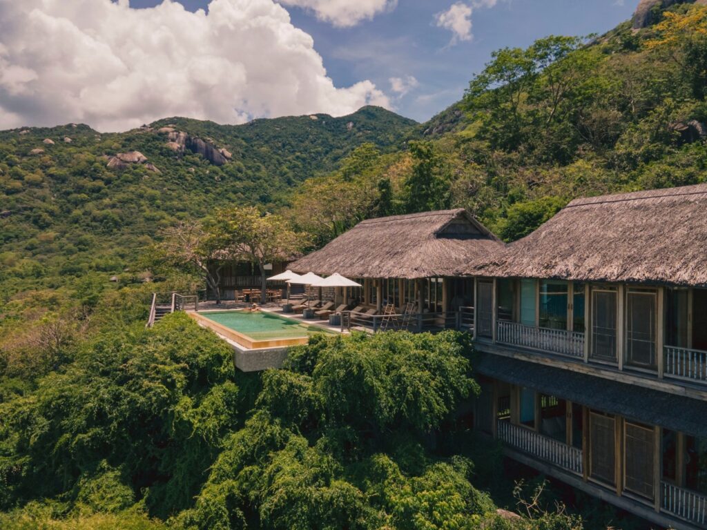 734371c4 d8ff 4305 81d0 51fe9f5f8212 - Best Restaurants in Nha Trang, Vietnam with Sea Views