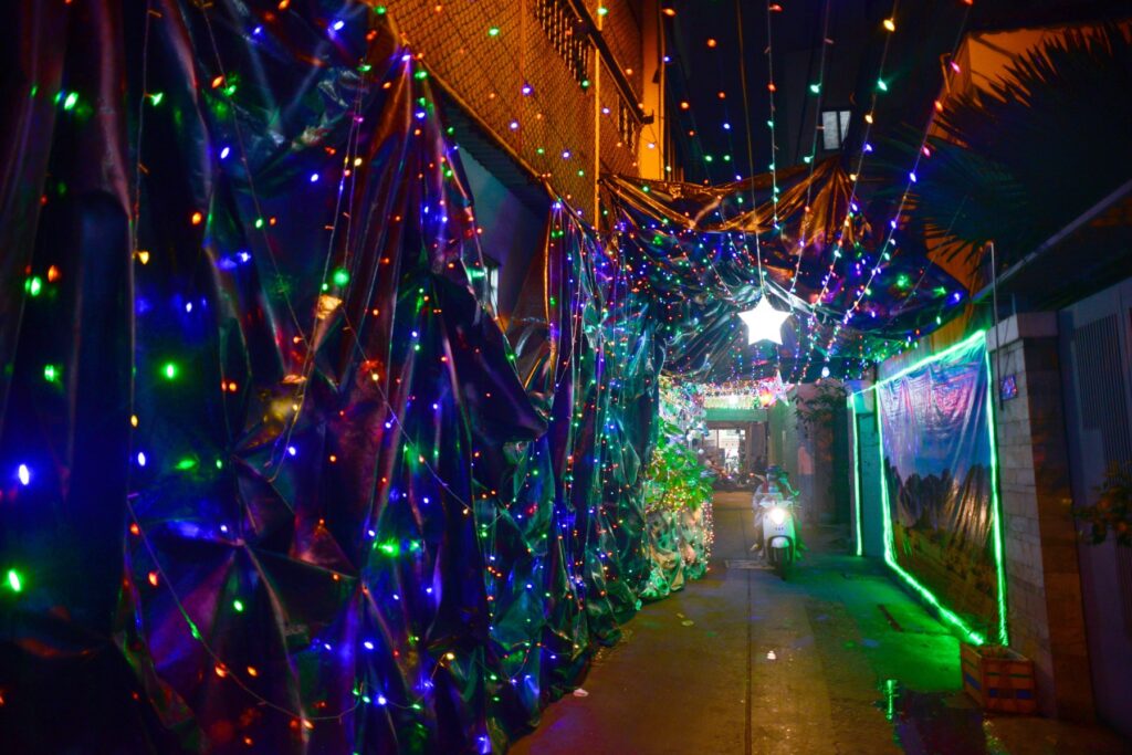 a Xom Dao in Ho Chi Minh city on Christmas nights. Photo by Thanh Nien - Christmas In Vietnam | Traditions, History and Significance