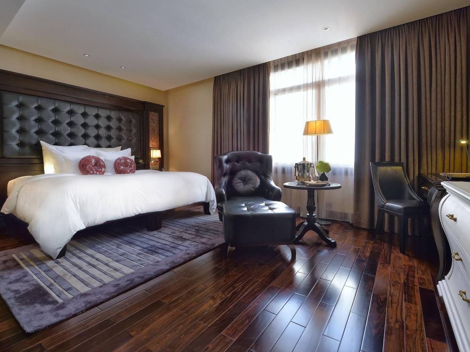 Paradise Suites Halong Hotel