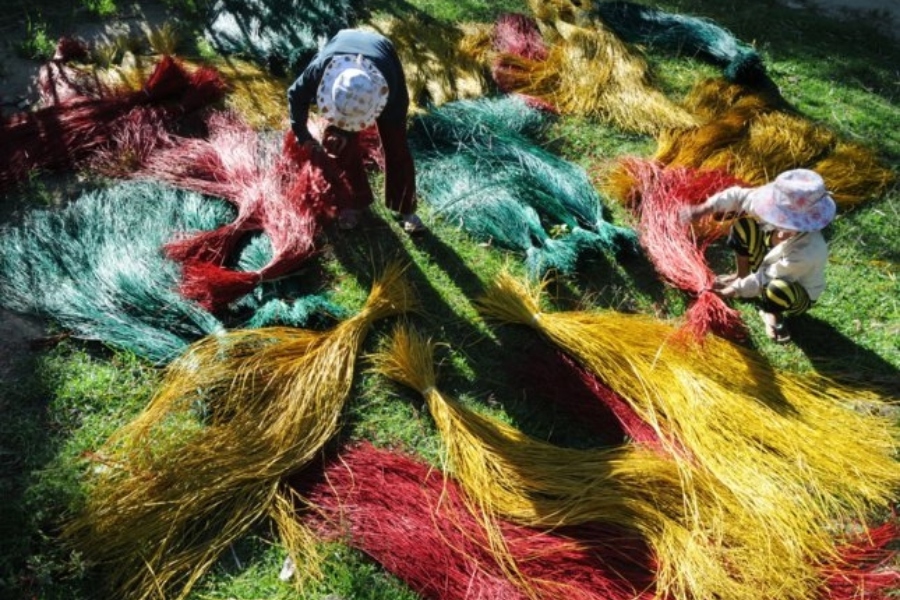 811Kham pha lang nghe det coi Kim Son Ninh Binh 1 - Things To Do In Ninh Binh