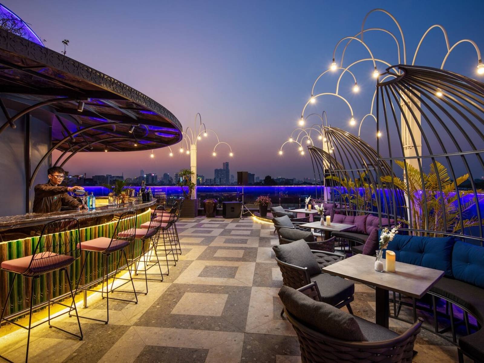 AIRA Sky Bar And Lounge