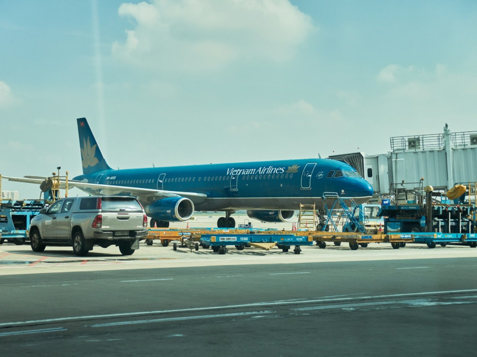 tan son nhat airport - Northern Vietnam