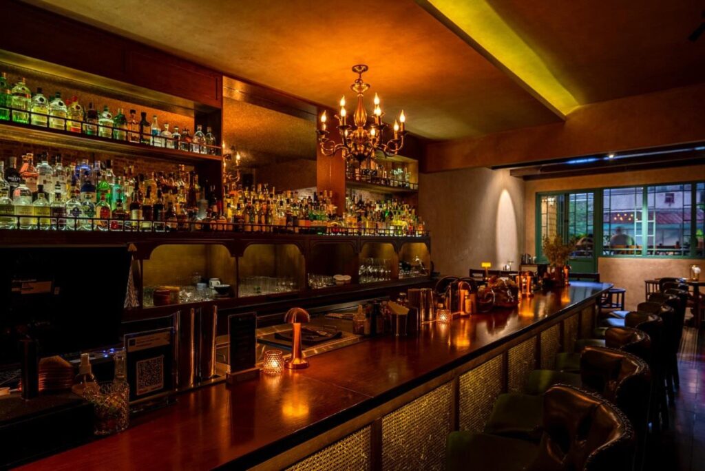 cocktail bars in saigon