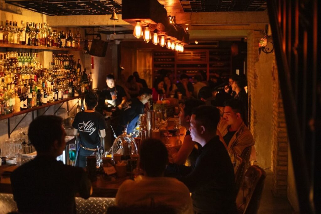 cocktail bars in saigon