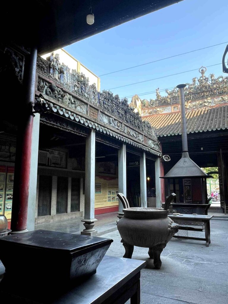 Thien Hau pagoda ambassador3 1 - Thien Hau Pagoda