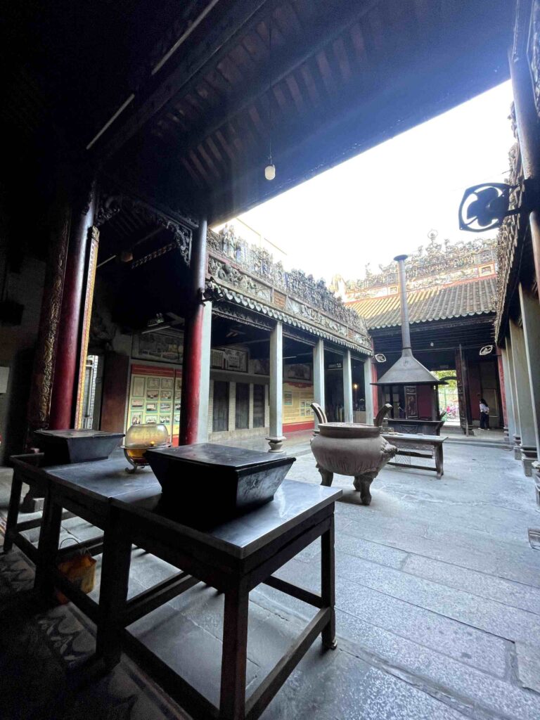 Thien Hau pagoda ambassador4 1 - Thien Hau Pagoda