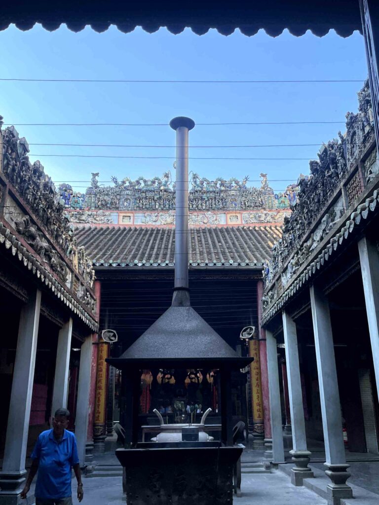 Thien Hau pagoda ambassador7 1 - Thien Hau Pagoda