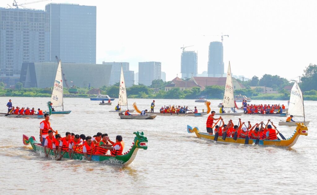 Dive into Adventure: Exploring Water Activities on the Saigon River - Contributed by Vietnam Is Awesome Ambassador 8 sai gon river festival - Dive into Adventure: Exploring Water Activities on the Saigon River - Contributed by Vietnam Is Awesome Ambassador