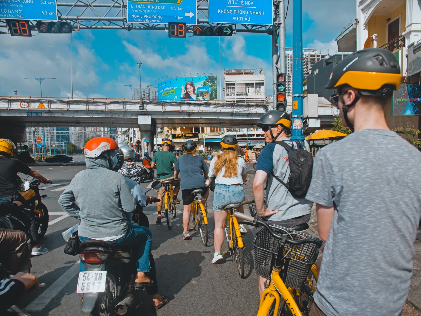 Must see Iconic Landmarks Pedal Like A Local3 - Ho Chi Minh Tours