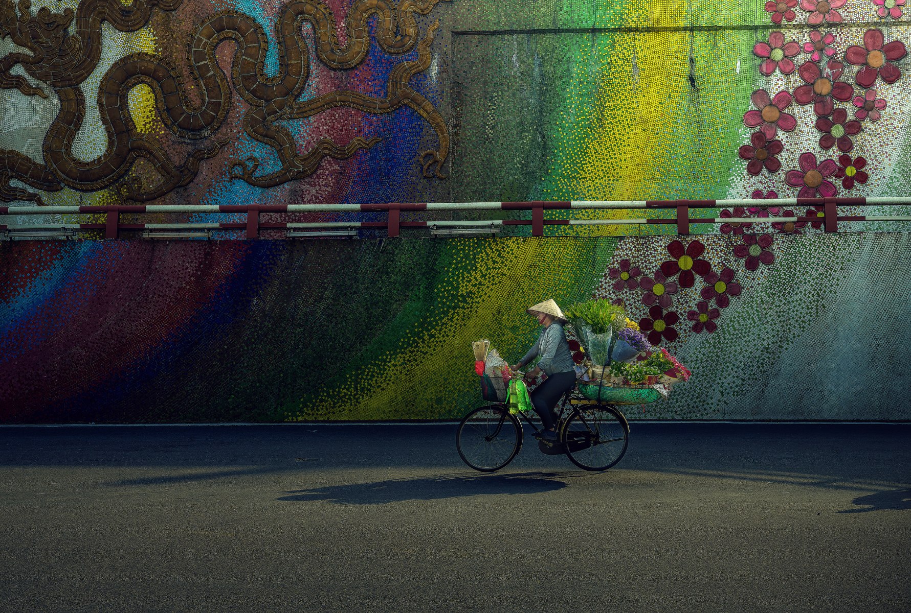 Flower-Seller (2) Flower Seller 2 - Meet the Champions of the Vietnam Is Awesome Photo Contest 2024!