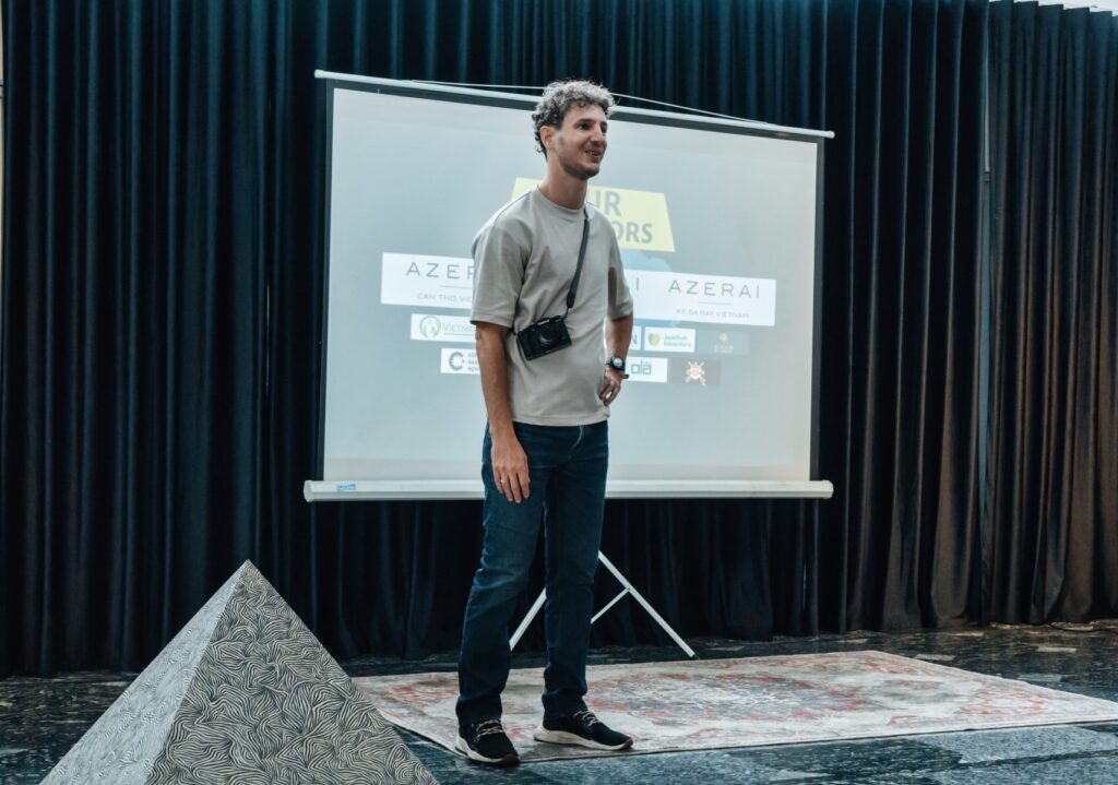 Exhibition10 - Moments Exhibition Successfully Launched, Supporting Social ChangeMakers' Mid-Autumn Charity