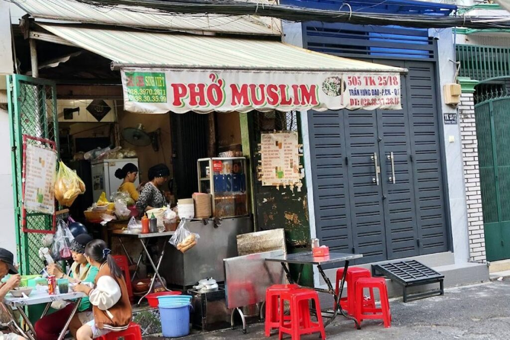 Top 10 Must-Try Halal Restaurants in Ho Chi Minh City: Best Eats! 4 Pho Muslim Store Front 1 - Top 10 Must-Try Halal Restaurants in Ho Chi Minh City: Best Eats!