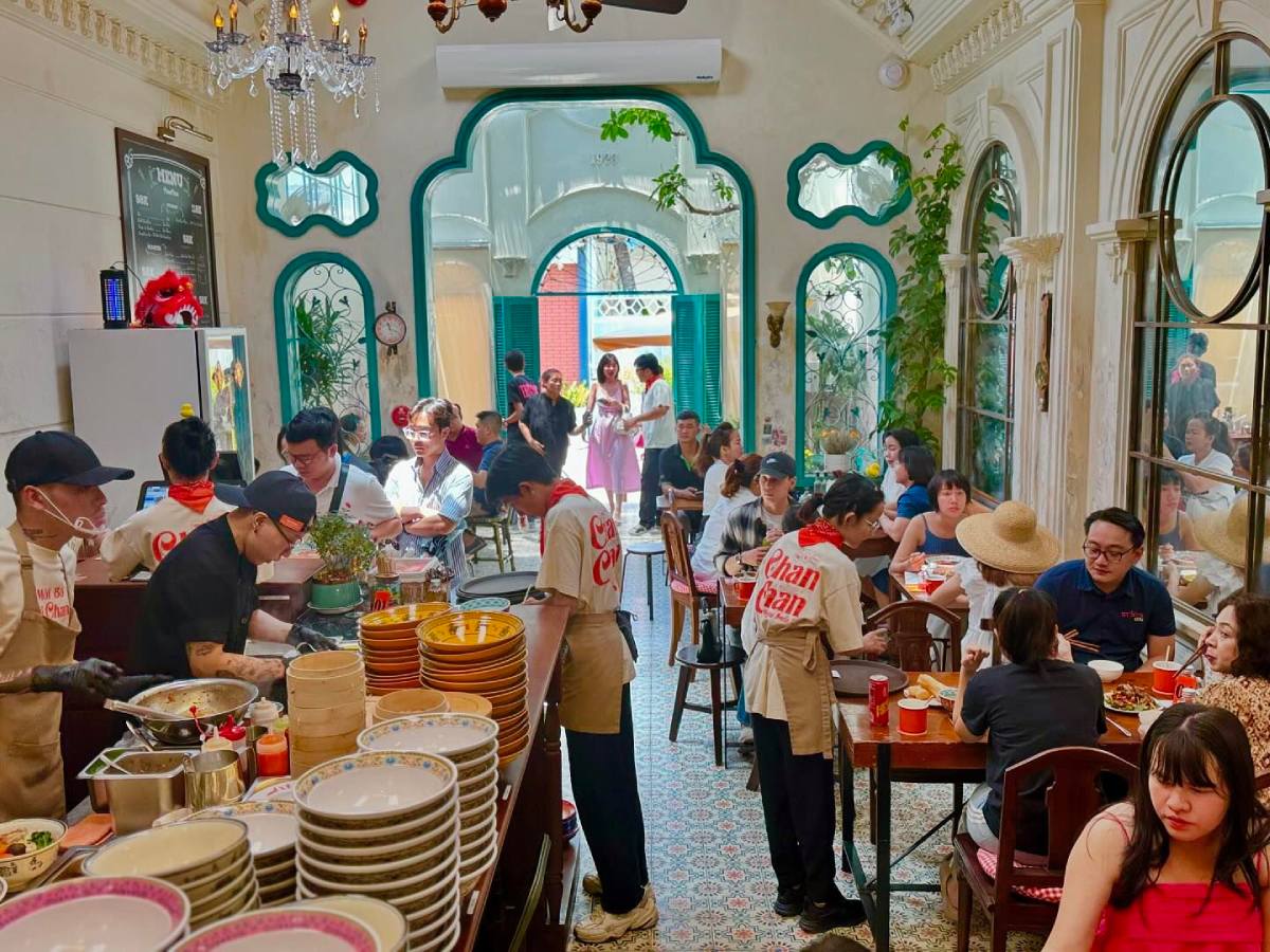 chn chan interior - 11 Best Vegetarian Restaurants in Ho Chi Minh City: Fresh Picks