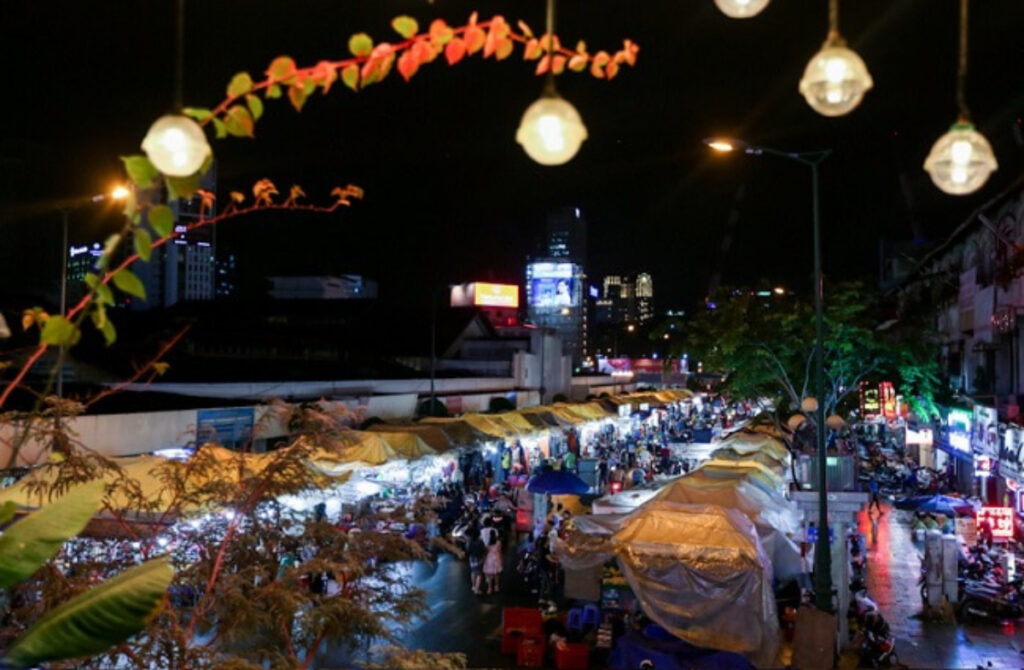 hoa binh saigon nightlife activities - 10 Night Markets in Ho Chi Minh City for Food & Shopping