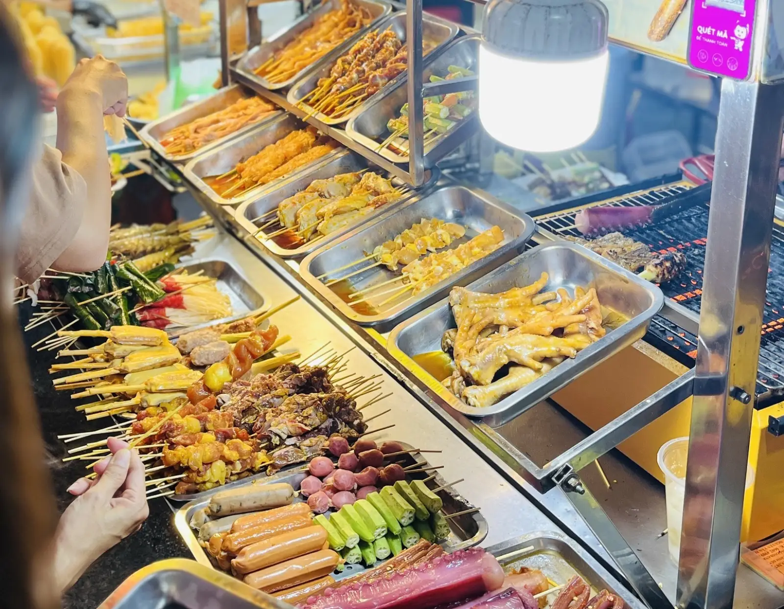 Top 16 Must-Try Street Food in Saigon for Night Owls