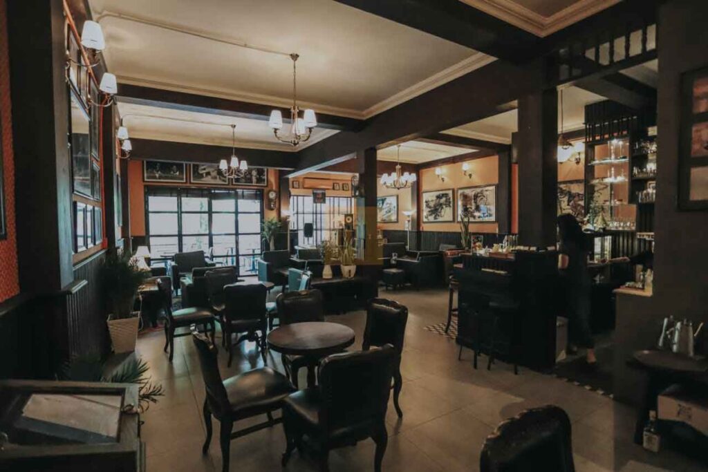 33 6 1 - Live Music in Saigon: 12 Epic Spots for 2024 Nightlife