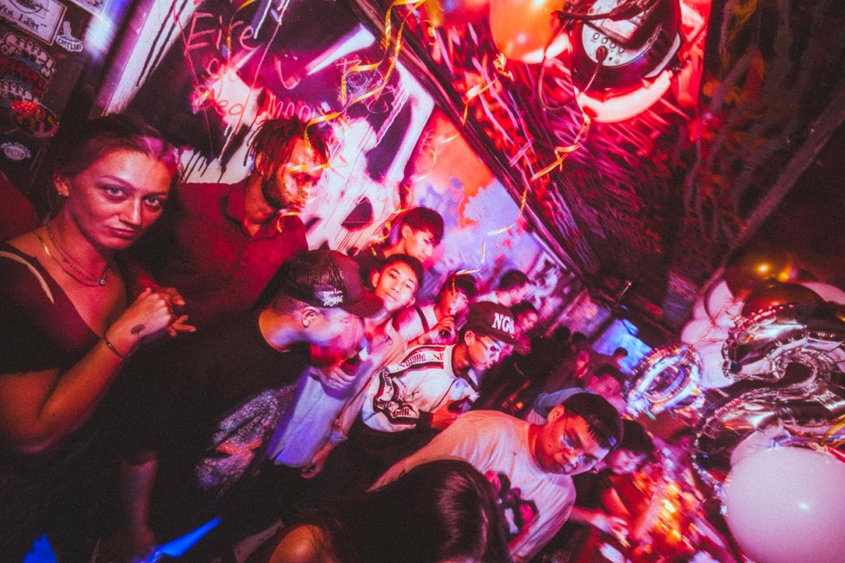 448676548_18275874508230320_4000993539950456346_n (1) Energetic crowd in TNR Saigon, a dive bar in Ho Chi Minh City