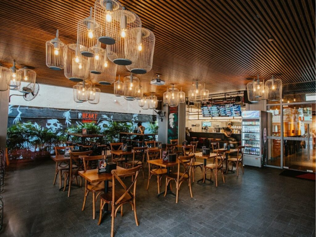 trivia nights in saigon