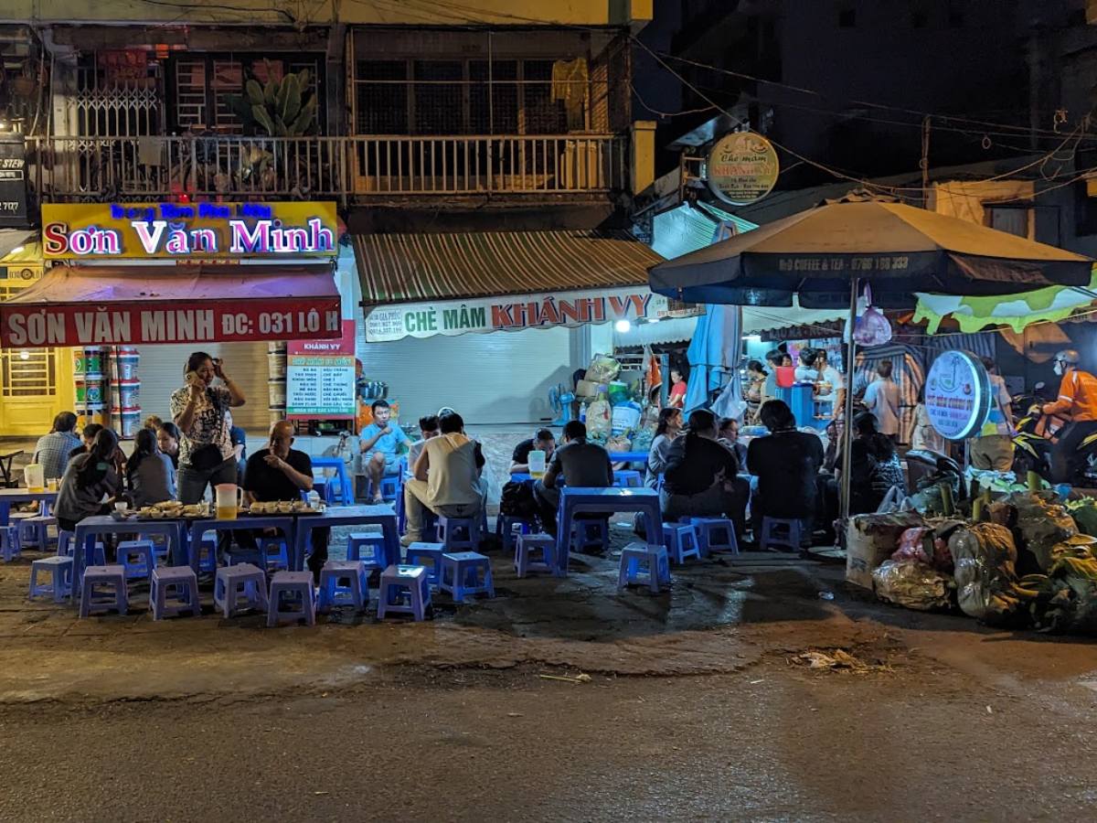 KHANH VY - 4 Irresistible Vietnamese Desserts In Ho Chi Minh You Need To Try Today