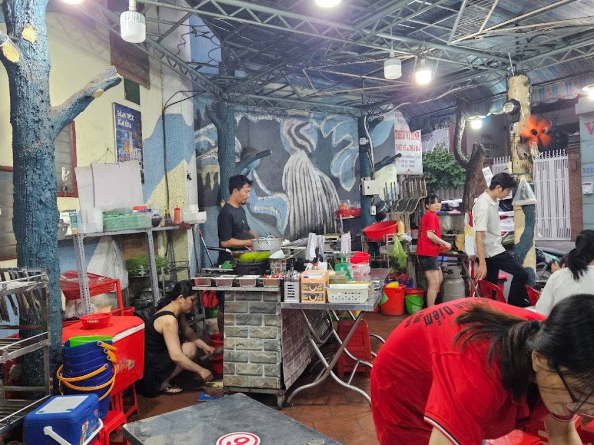 Quan Oc Diem look - A Guide to the Best Seafood Restaurants in Ho Chi Minh City