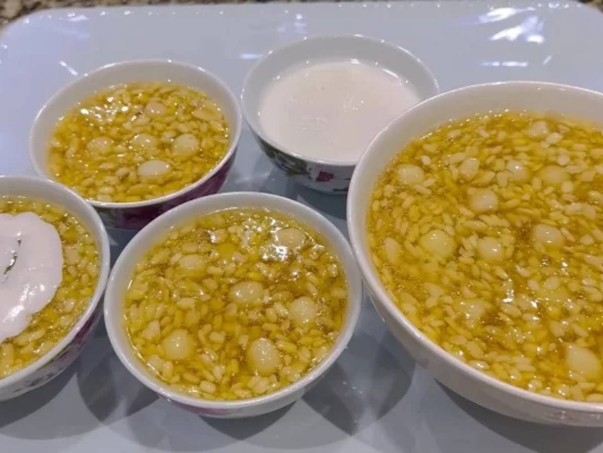 che hat senn - 4 Irresistible Vietnamese Desserts In Ho Chi Minh You Need To Try Today