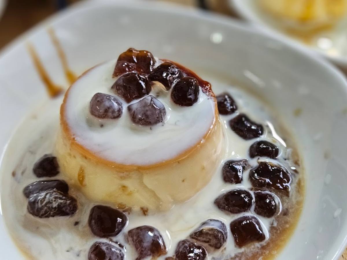 flan with tapioca pearls - 4 Irresistible Vietnamese Desserts In Ho Chi Minh You Need To Try Today