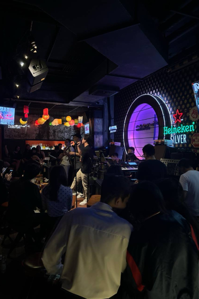 live music in saigon